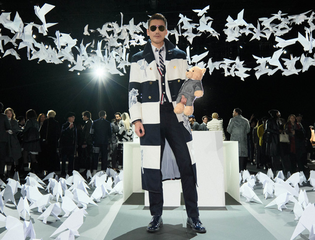 胡兵亮相Thom Browne 2025秋冬系列发布会